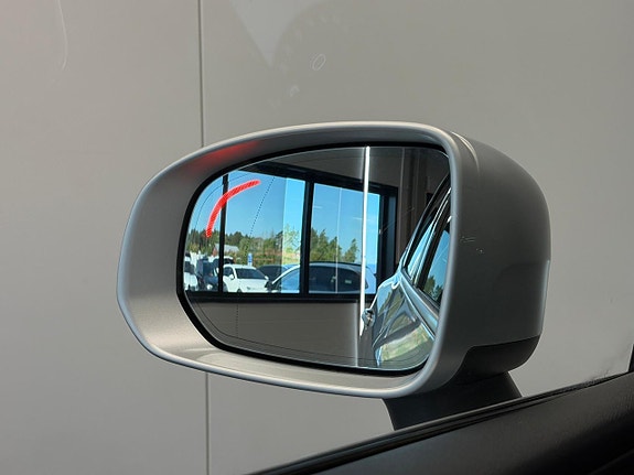 Volvo XC60 13 of 30
