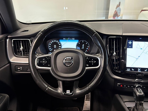 Volvo XC60 18 of 30