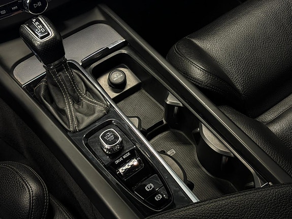 Volvo XC60 22 of 30