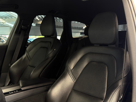 Volvo XC60 16 of 30