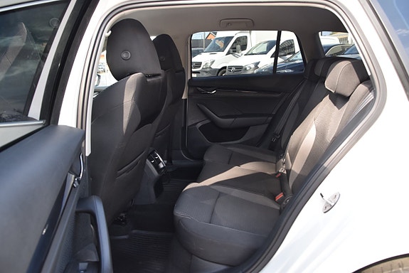 Skoda Octavia 10 of 23