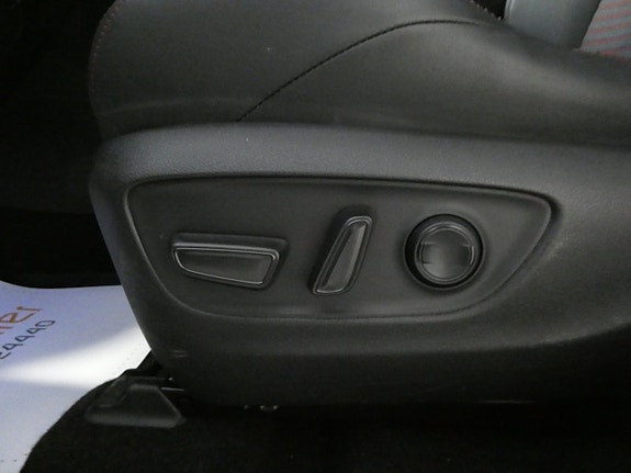 Toyota RAV4 13 of 19