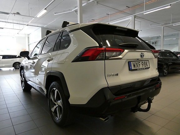 Toyota RAV4 9 of 19