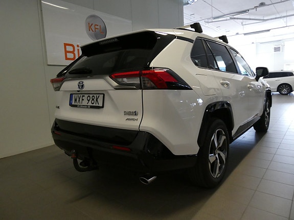 Toyota RAV4 6 of 19