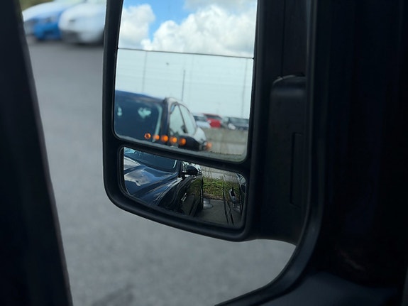 Volkswagen Crafter 24 of 25
