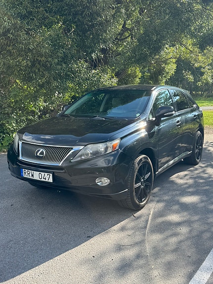 Lexus RX450h 2 of 15