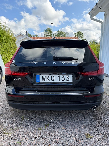 Volvo V60 2 of 12