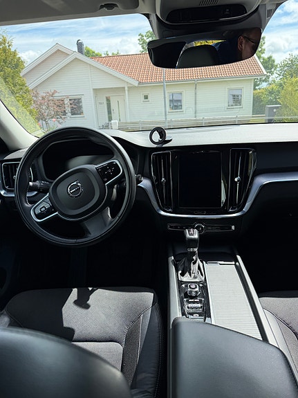 Volvo V60 7 of 12
