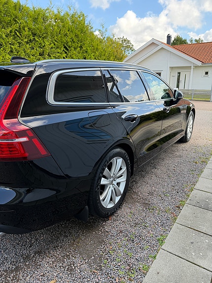 Volvo V60 4 of 12