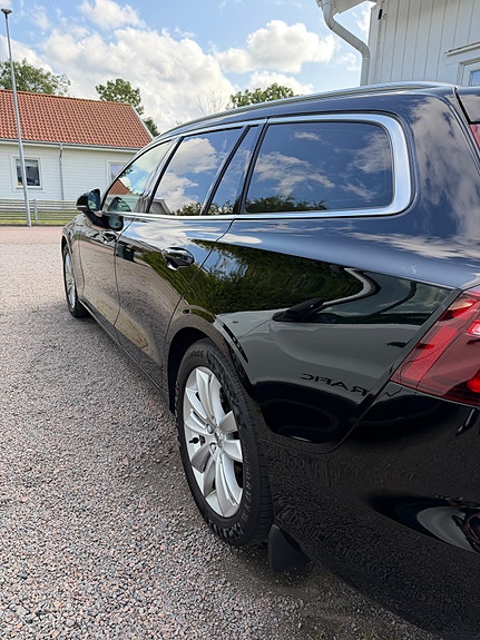 Volvo V60 3 of 12