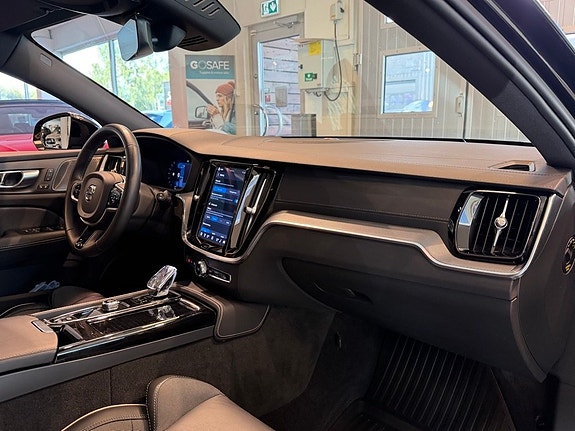 Volvo V60 9 of 29