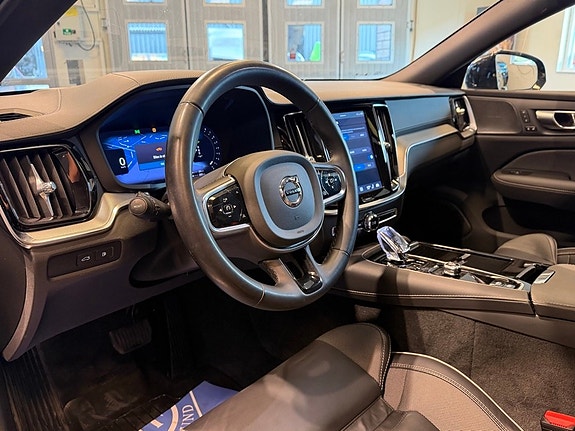 Volvo V60 7 of 29
