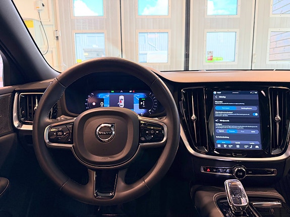 Volvo V60 8 of 29