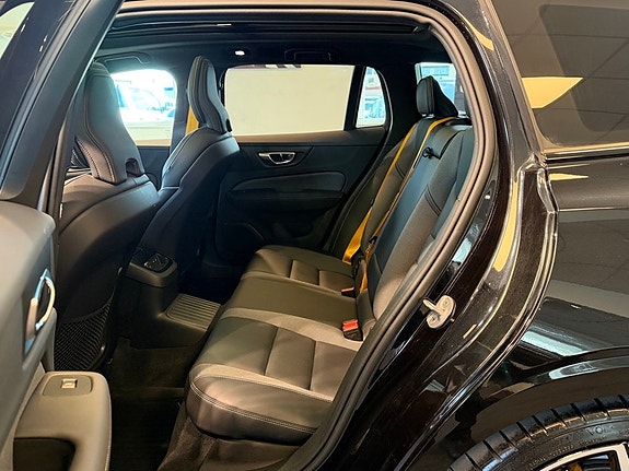 Volvo V60 24 of 29