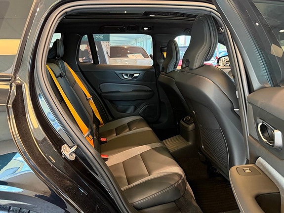Volvo V60 23 of 29