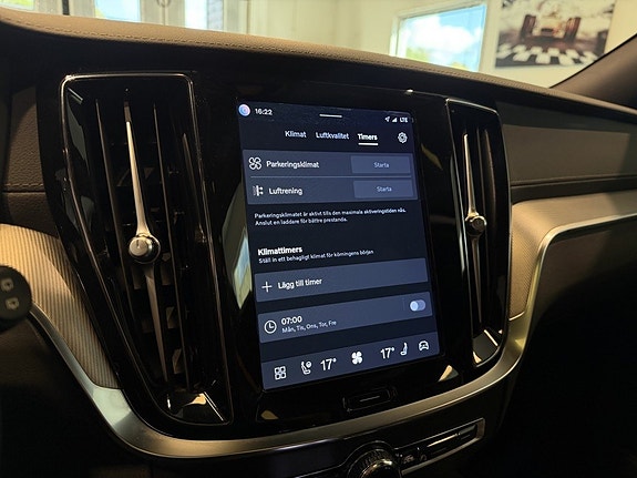Volvo V60 15 of 29