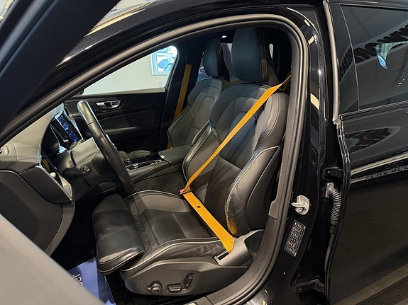 Volvo V60 10 of 29