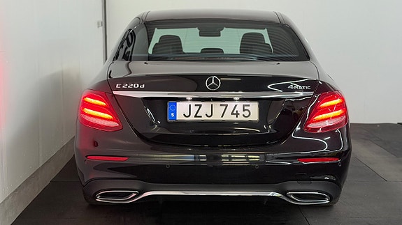 Mercedes-Benz E220 d 10 of 27