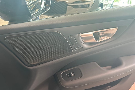 Volvo V60 13 of 30