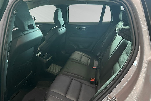 Volvo V60 8 of 30