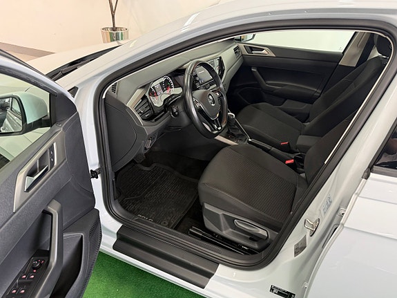 Volkswagen Polo 8 of 15