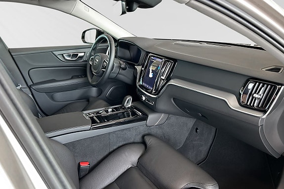 Volvo V60 10 of 29