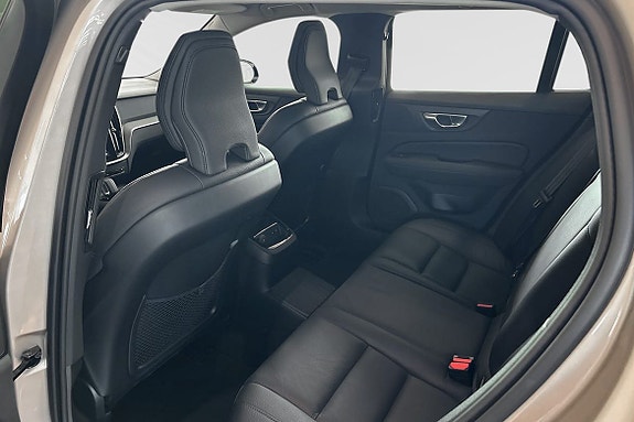 Volvo V60 8 of 29