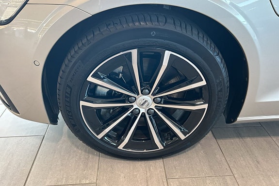 Volvo V60 12 of 29