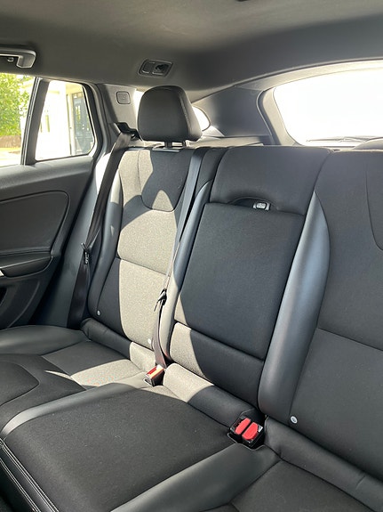 Volvo V60 Cross Country 5 of 6