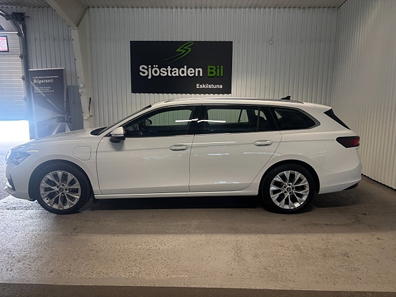 Skoda Superb 2 of 22