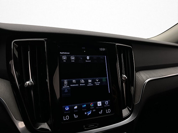 Volvo V60 Cross Country 25 of 30