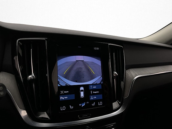 Volvo V60 Cross Country 14 of 30