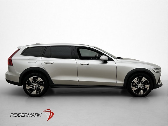 Volvo V60 Cross Country 6 of 30