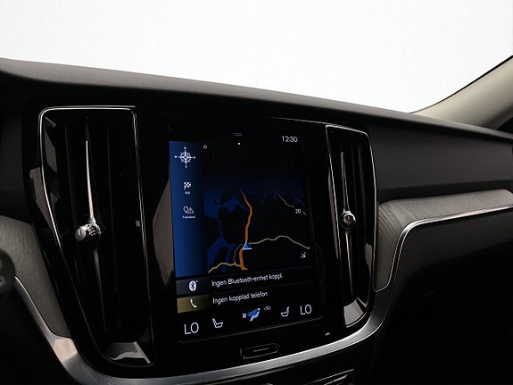 Volvo V60 Cross Country 15 of 30