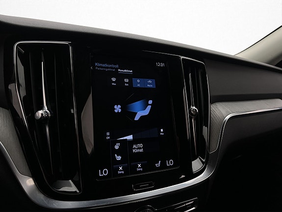 Volvo V60 Cross Country 23 of 30