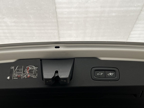 Volvo V60 Cross Country 30 of 30