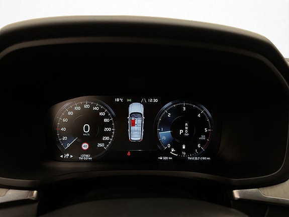 Volvo V60 Cross Country 20 of 30