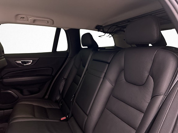 Volvo V60 Cross Country 18 of 30