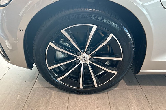 Volvo V60 12 of 24