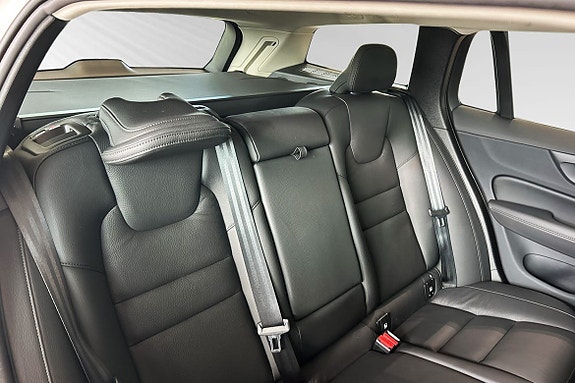 Volvo V60 11 of 24