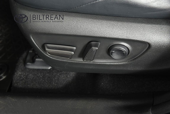 Toyota RAV4 10 of 15