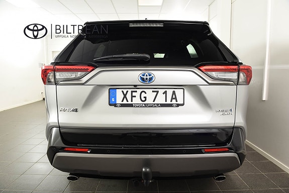 Toyota RAV4 4 of 15