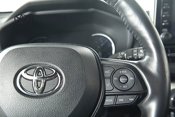 Toyota RAV4 12 of 15