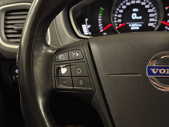 Volvo V40 15 of 26