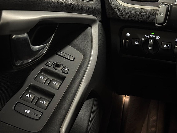 Volvo V40 22 of 26