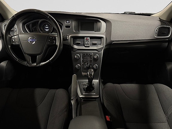 Volvo V40 11 of 26
