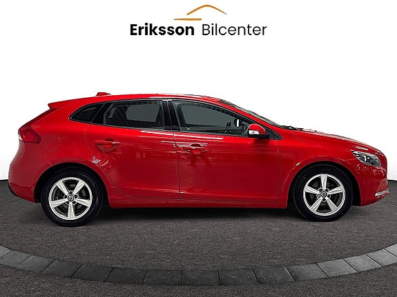 Volvo V40 8 of 26