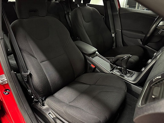 Volvo V40 18 of 26