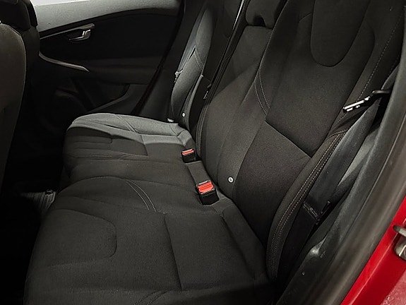 Volvo V40 19 of 26