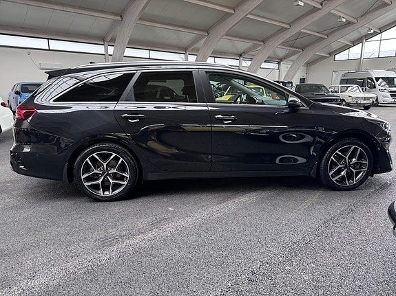 Kia Ceed 3 of 23